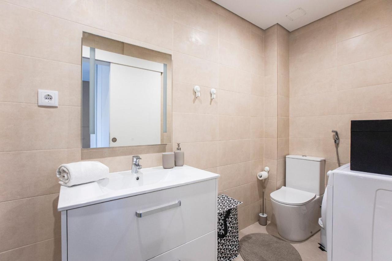 Seaside 1Br Flat W/ Ac In Matosinhos By Lovelystay Extérieur photo